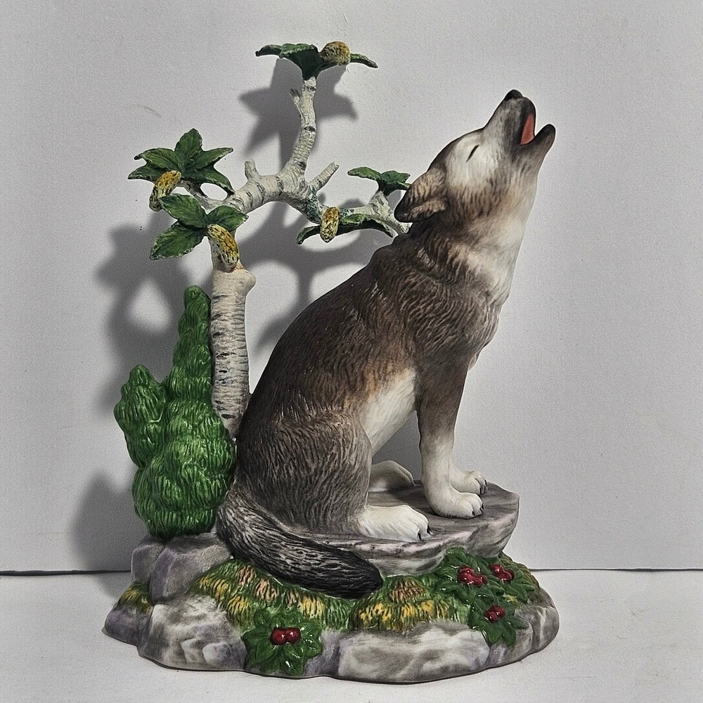 Lenox Woodland Sentry Gray Wolf Porcelain Figurine Woodland Animal Collection